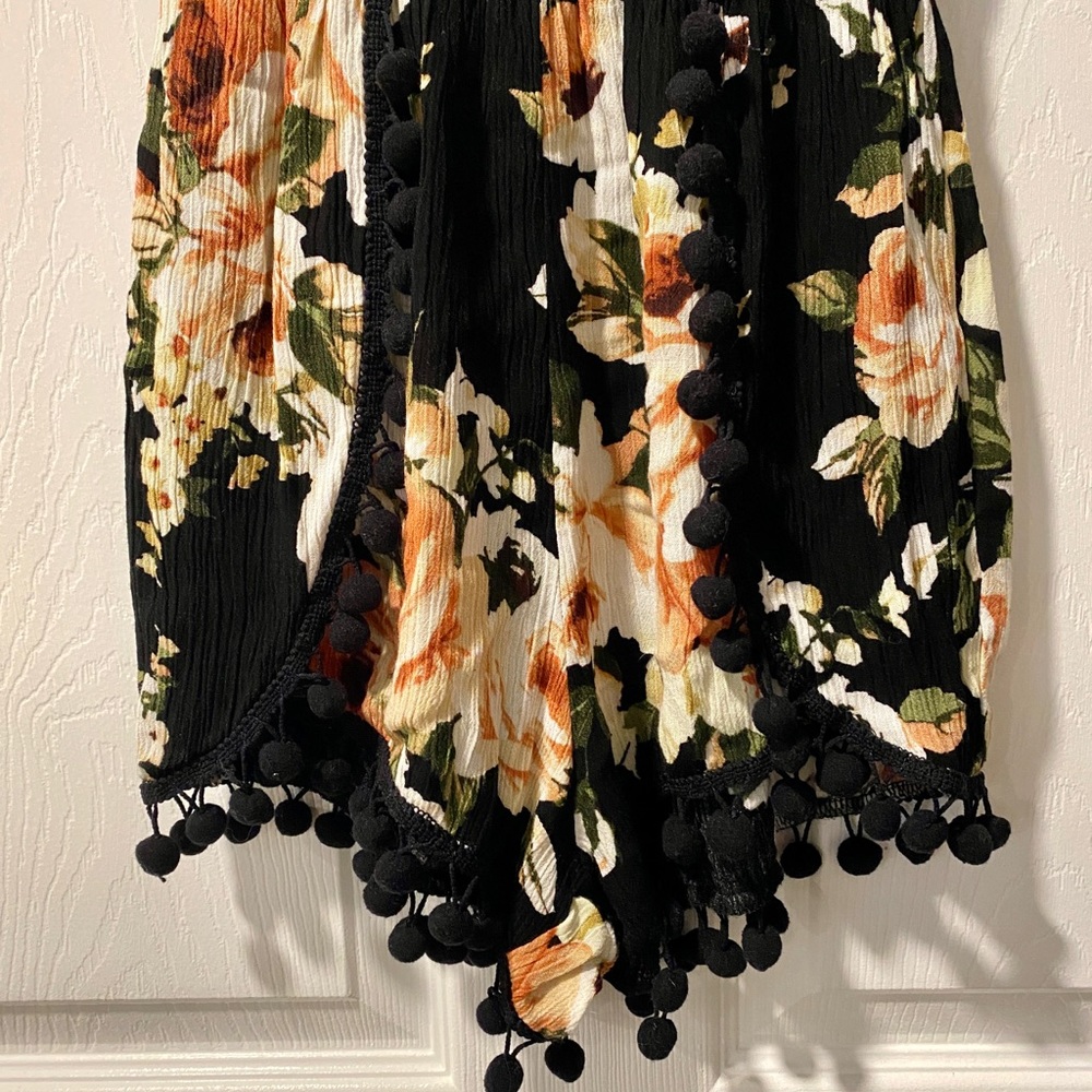 Off the Shoulder Floral Romper - Picture 2 of 2